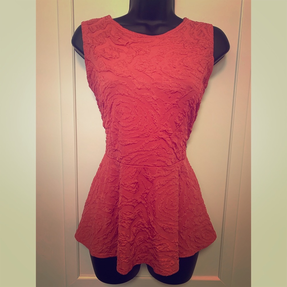 Coral sleeveless top Size XL